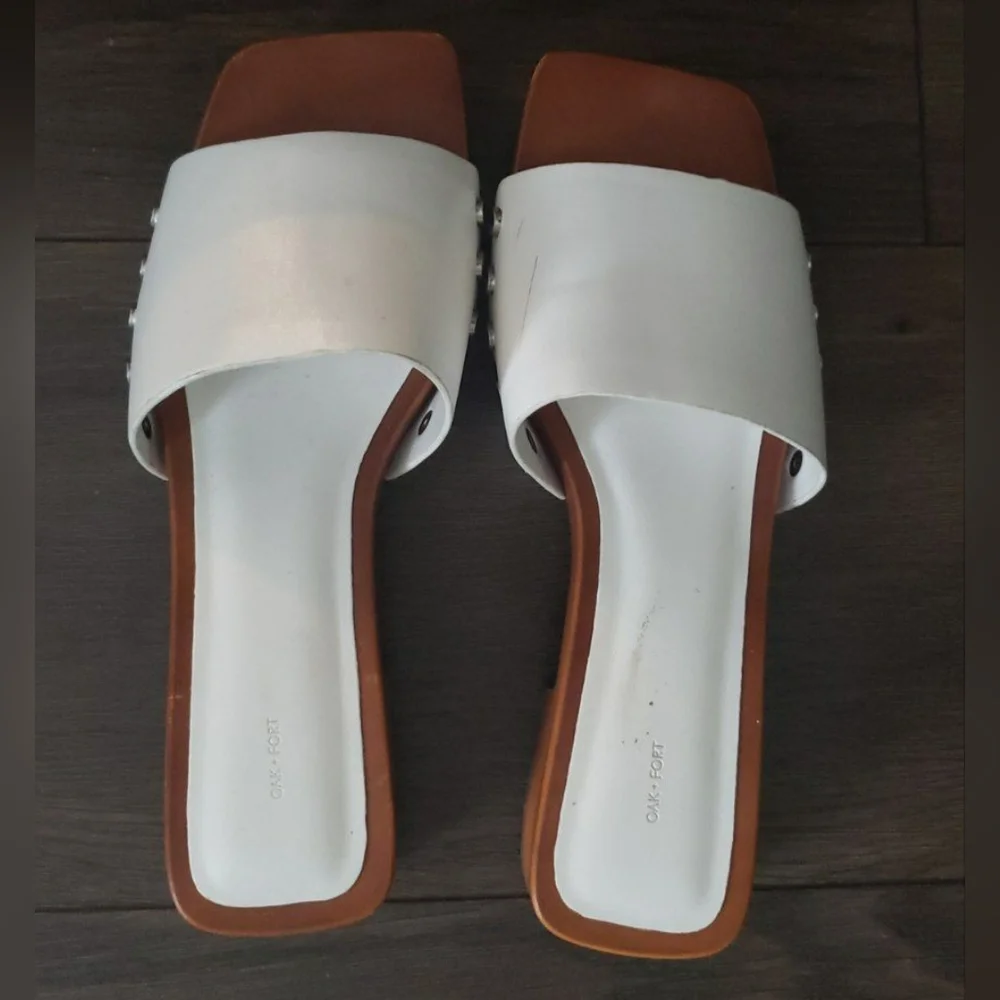 Oak + Fort Wooden Clogs Sandals - Picture 2 of 10